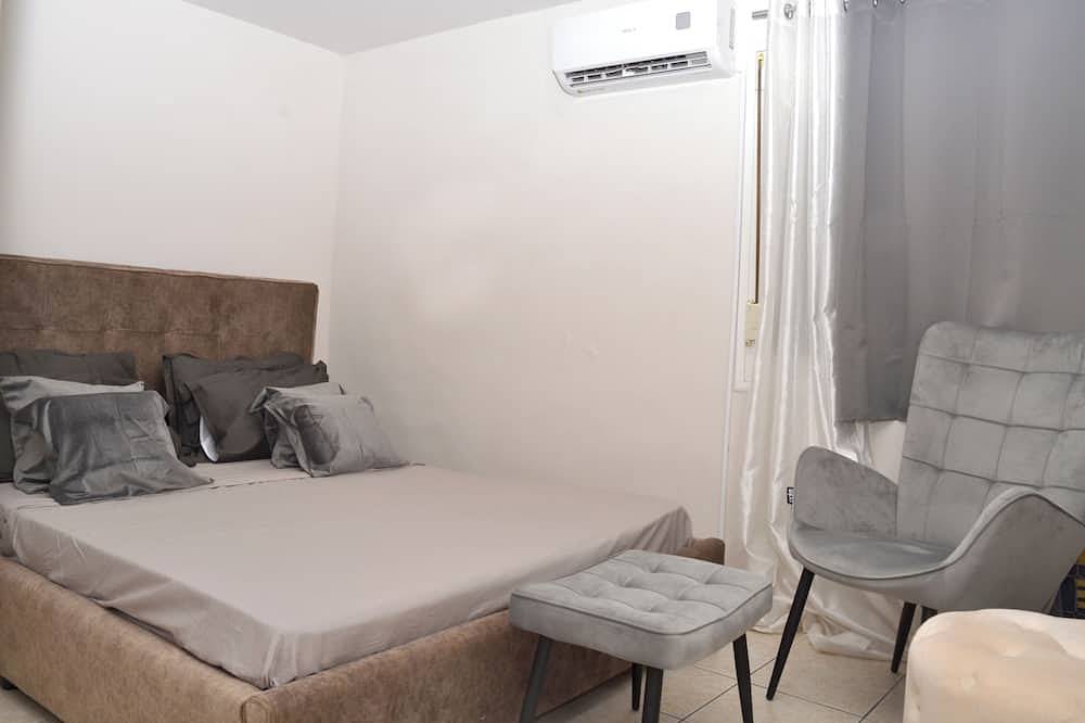 Apartment next to the sea is a beachfront property located in Alimos / Athens in Atene, Costa meridionale della regione di Attica