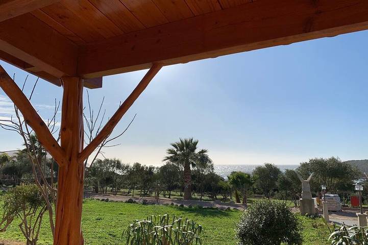 Gîte pour 4 personnes, avec jacuzzi et jardin ainsi que piscine et terrasse dans Plage d'Arone