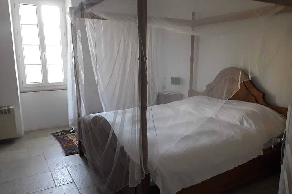 Maison Complet Authentique  Calme & Chaleureux Avec Picine 10x4m = 100% à Vous in Ribérac, Périgord Vert