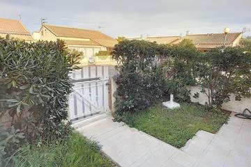 Ferienwohnung für 6 Personen, mit Pool und Garten in Les Ayguades