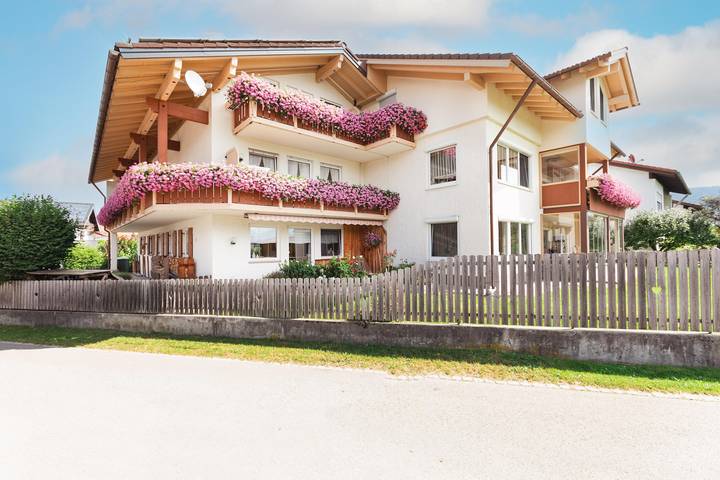 Bed and Breakfast für 4 Personen, mit Balkon und Terrasse sowie Garten in Burgberg im Allgäu