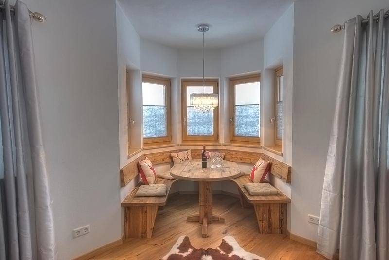 Four-Bedroom Chalet with Garden in Zell am See, Pinzgau