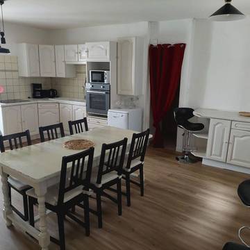 Location de vacances pour 11 personnes, animaux acceptés à Puimisson