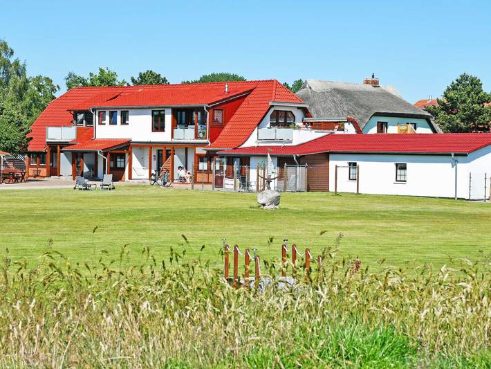 Ferienwohnung für 2 Personen, mit Balkon und Terrasse sowie Garten in Lobbe - 3