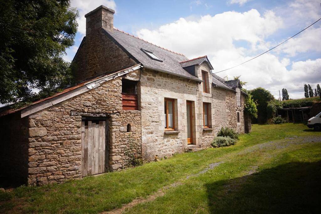 Two-Bedroom House in Hénon, Cotes-d'Armor