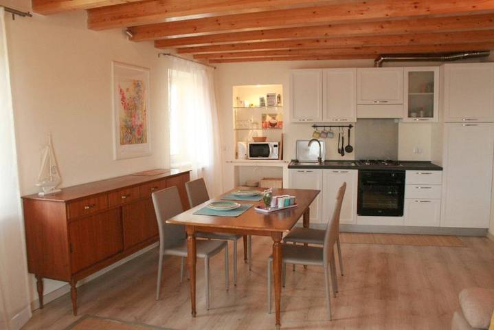 Ferienwohnung für 4 Personen, mit Balkon und Terrasse sowie Garten und Ausblick in Maccagno con Pino e Veddasca - 3