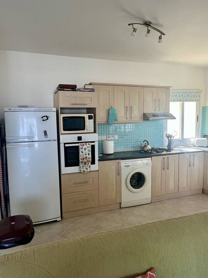 Ganze Wohnung, Meerblick und Pool · 2Br · Esentepe in Nordzypern