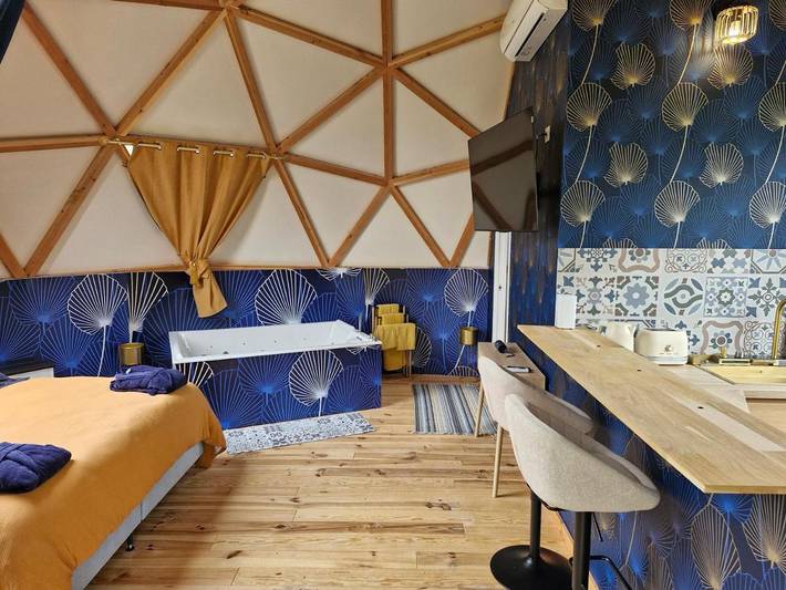 Tente pour 2 personnes, avec vue ainsi que terrasse et jardin dans le Cher - 2