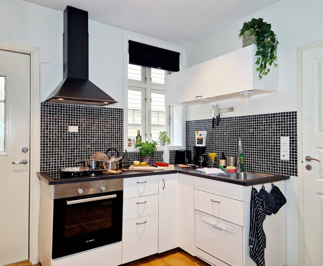 Appartamento intero, Prime location  amazing king bed  colorful oasis in Bergenhus, Bergen