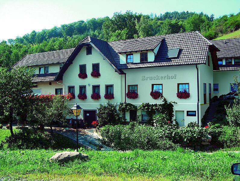 Gasthaus Bruckerhof - Doppelzimmer mit Dusche, Wc und teilweise Balkon in Seelbach, Mittlerer Schwarzwald