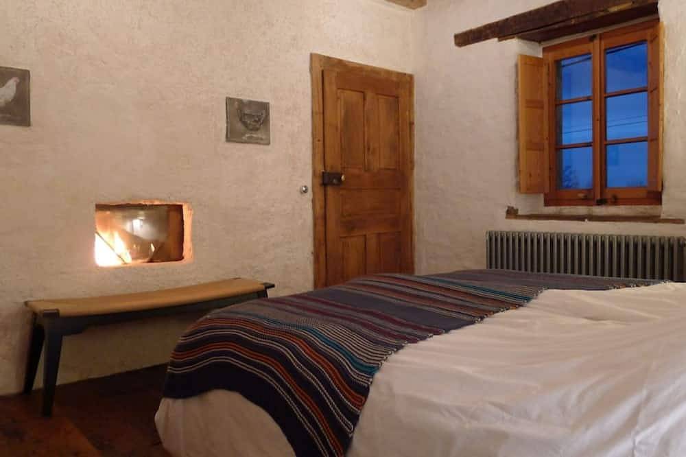 Appartement entier, Entre lac et montagne, gîte dans une ancienne ferme rénovée in Trévignin, Région de Chambéry