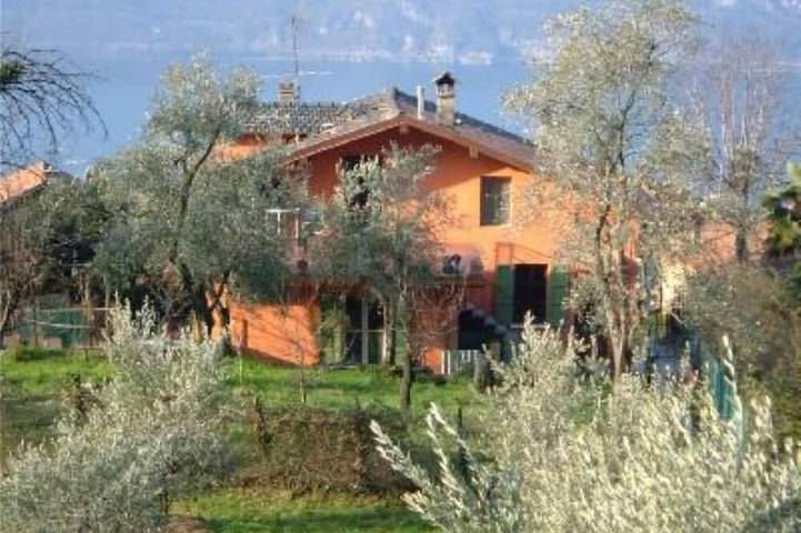Appartamento per 5 persone, con balcone e giardino in Lierna