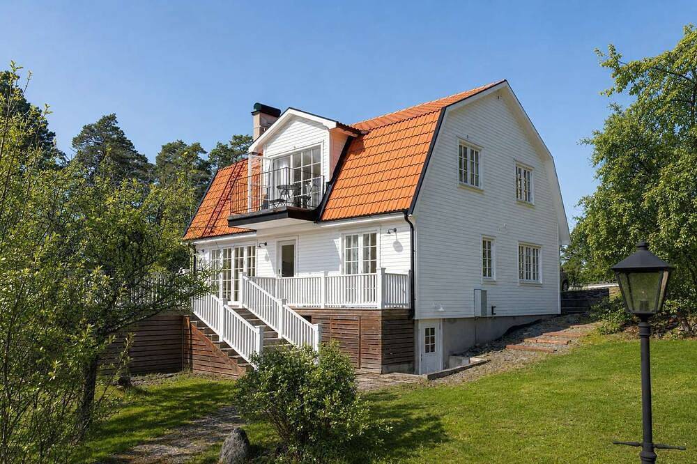 Lake View Villa in Saltsjöbaden near Stockholm in Nacka, Stockholmer Schärengarten