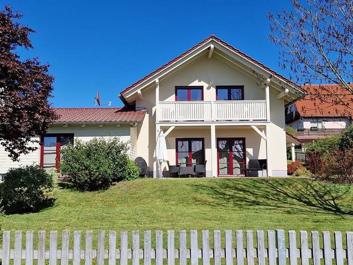 Ferienhaus für 6 Personen, mit Balkon und Terrasse
