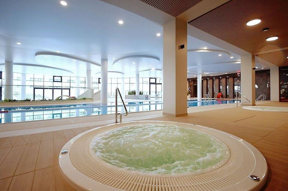 Entire apartment, Neues Apartment mit Balkon, Schwimmbad, Sauna, Fitness, 300 m vom Strand in Kołobrzeg, Baltic Sea Pomerania