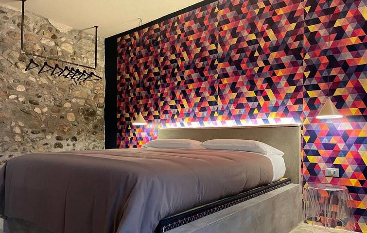 Location de vacances pour 2 personnes, avec vue ainsi que piscine et jardin à Solferino - 4