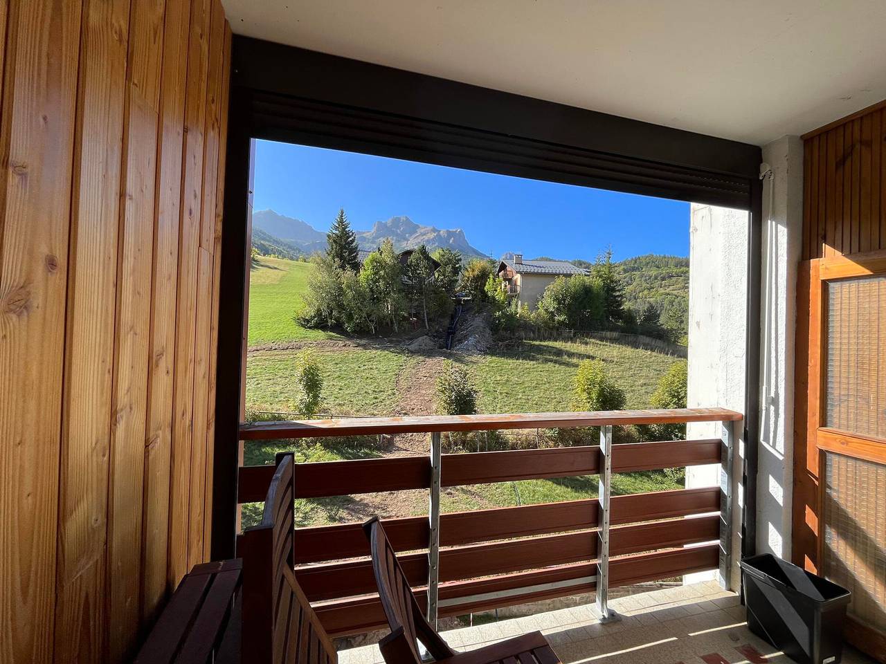 Appartement entier, T2 spacieux face aux pistes - 6 pers, Sud, Confort in Le Sauze, Enchastrayes
