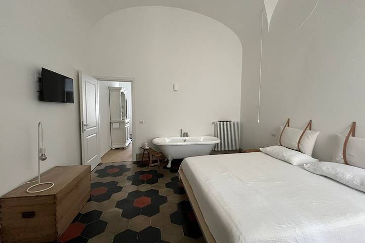 Appartamento intero, Appartamento in centro citta, con vasca in camera e ampi soffitti a volta in Viterbo, Provincia di Viterbo