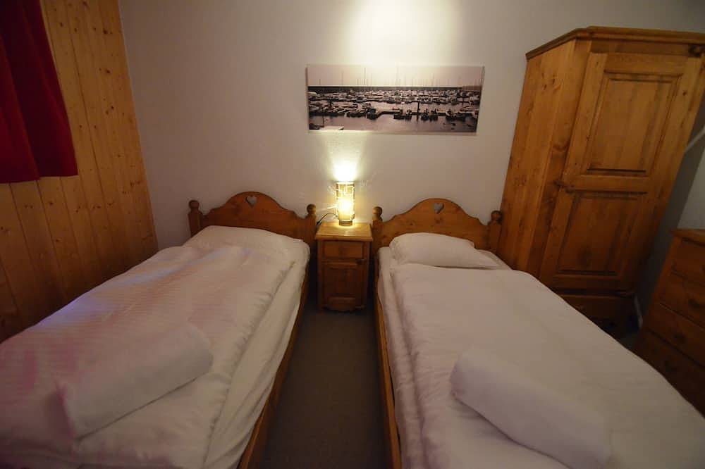 Ganze Wohnung, Wohnung für 8 Personen: 1 Schlafzimmer mit Etagenbett - 2 Doppelzimmer (mit Einzelbetten) - 1 Schlaf in Grimentz, Anniviers