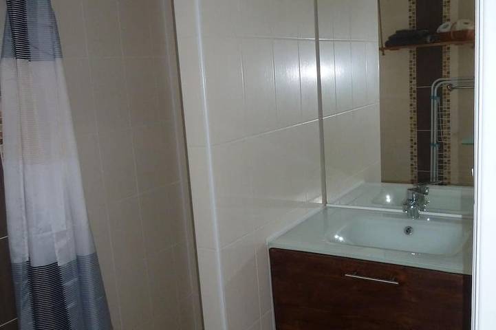 Location de vacances pour 4 personnes, avec terrasse ainsi que jardin et piscine à Durfort-Lacapelette - 4