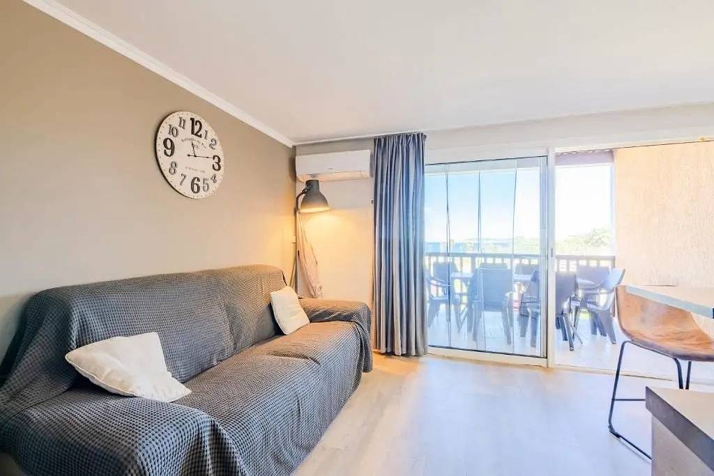 Appartement entier, Appt Vue Mer  Accès Direct Plage & Piscine Gassin in Port Cogolin, Gassin