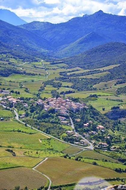 Gîte pour 4 personnes, avec jardin à Cucugnan - 3
