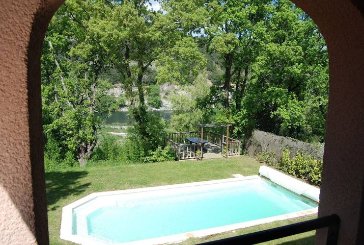 Villa pour 8 personnes, avec piscine ainsi que jardin et balcon à Vallon-Pont-d'Arc - 4