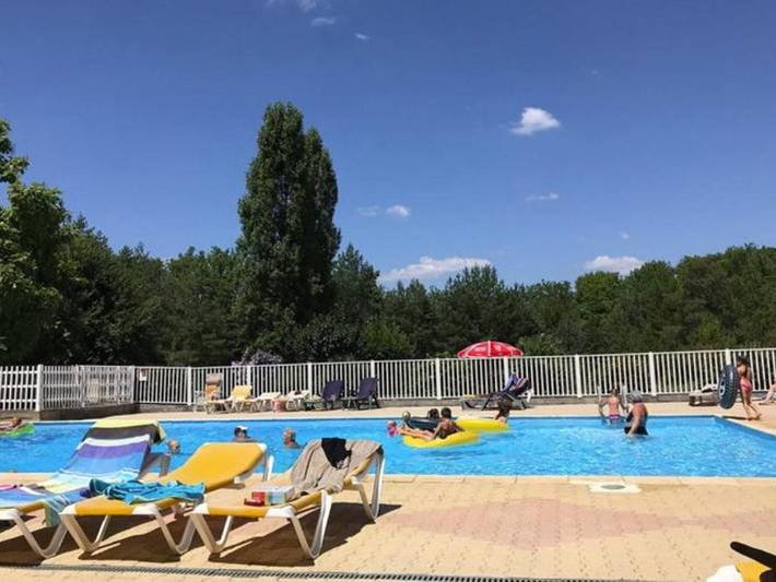 Location de vacances pour 6 personnes, avec terrasse et piscine à Pezuls - 4