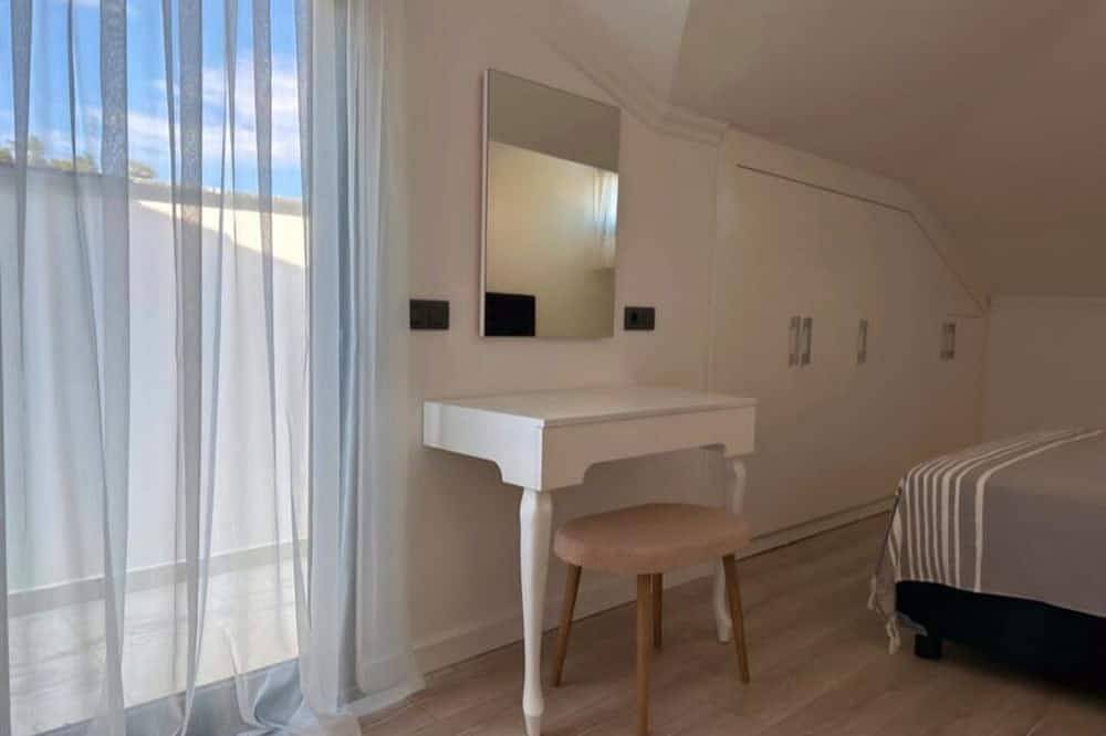 Fantastic 3-bedroom villa with Ac in sunny Antalya in Kemer, Provincia de Antalya