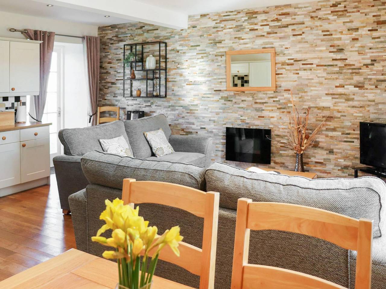 Lower Old Farmhouse in Freshwater East, Pembrokeshire