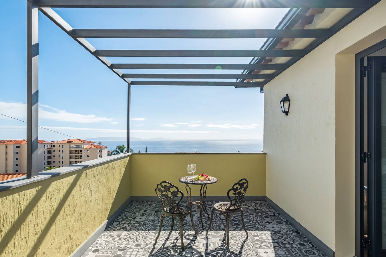 Authentischer Madeira-Aufenthalt • Apartments mit Meerblick in Caniço, Madeira