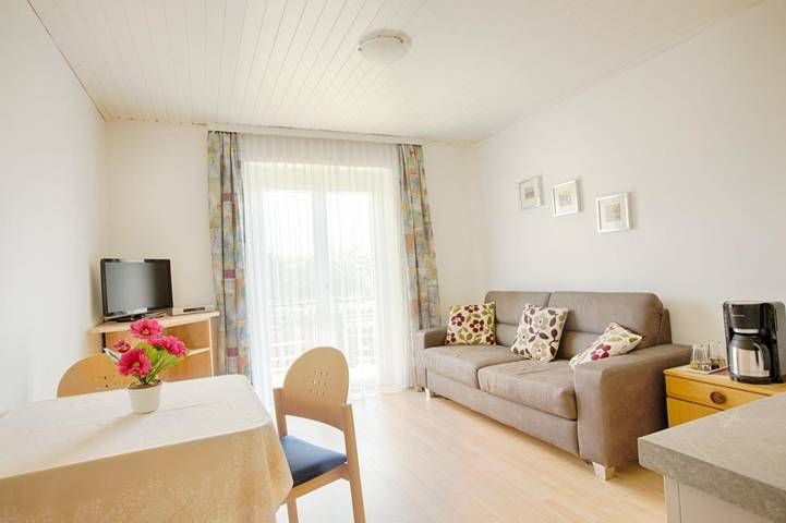 Ferienhaus für 3 Personen, mit Balkon und Garten sowie Pool und Ausblick in Schiefling am See - 4