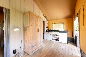 Glamping voor 5 Personen in Sainte-Sigolène, Centraal Massief, Afbeelding 3