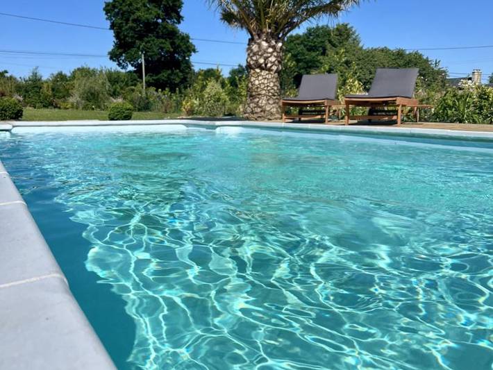 Cottage for 2 people, with pool and garden, with pets in Normandy