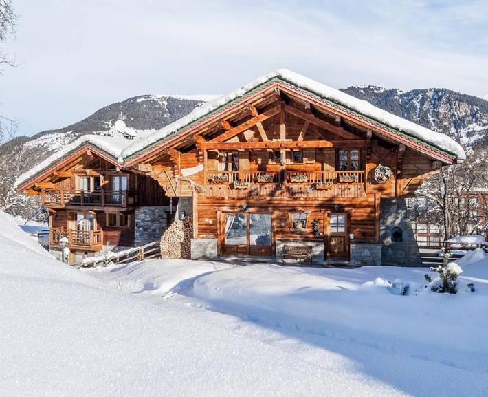 Chalet pour 10 personnes, avec Balcon et Jacuzzi ainsi que Terrasse et Jardin dans Courchevel 1300 (Le Praz)