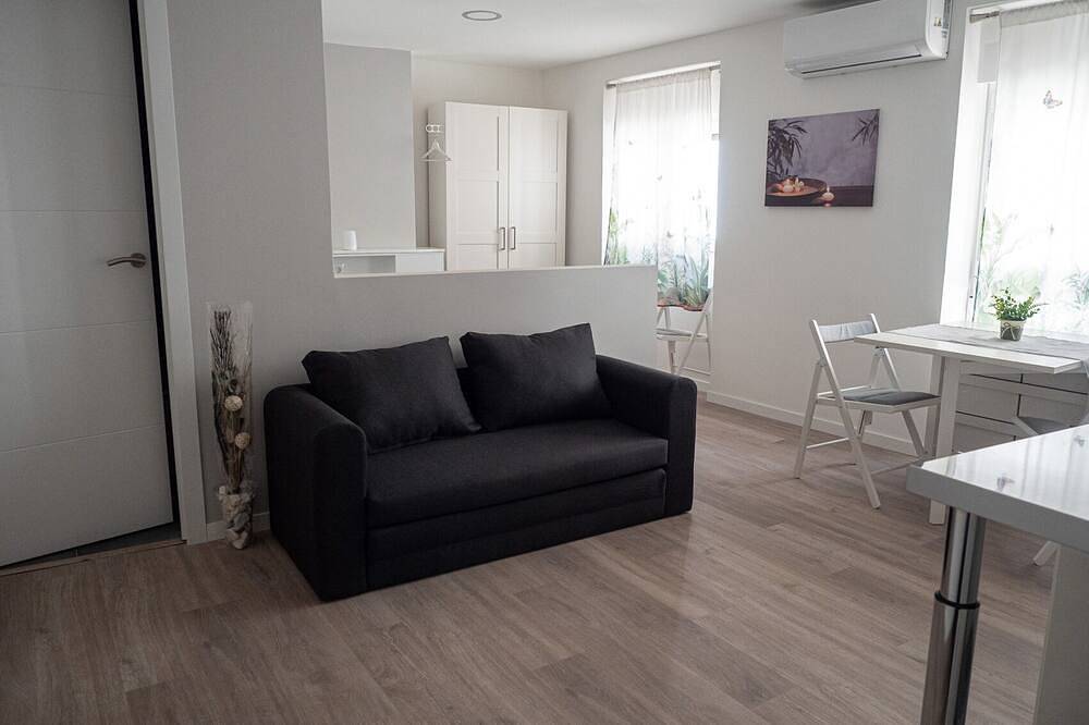 Entire apartment, Estudio moderno en  Bardenas y Senda Viva!!!\nideal parejas y familias pequeñas. in Arguedas, Navarra Province