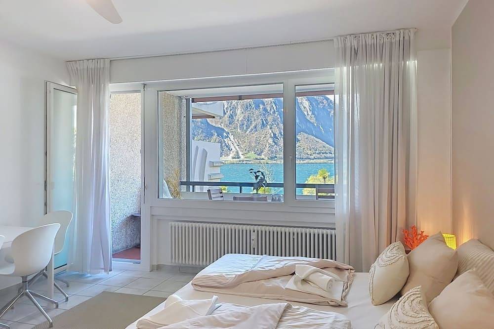 Geheel appartement, Blue Lake Lugano Apt.312 in Bissone, Luganomeer