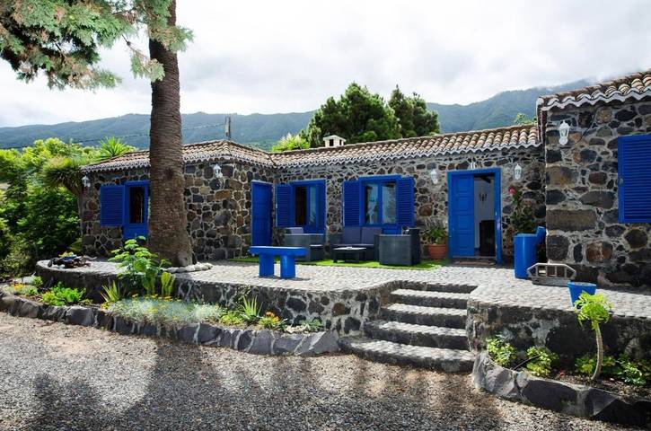 Casa rural para 13 personas, con piscina para niños y vistas además de piscina y jardín en Breña Alta - 2