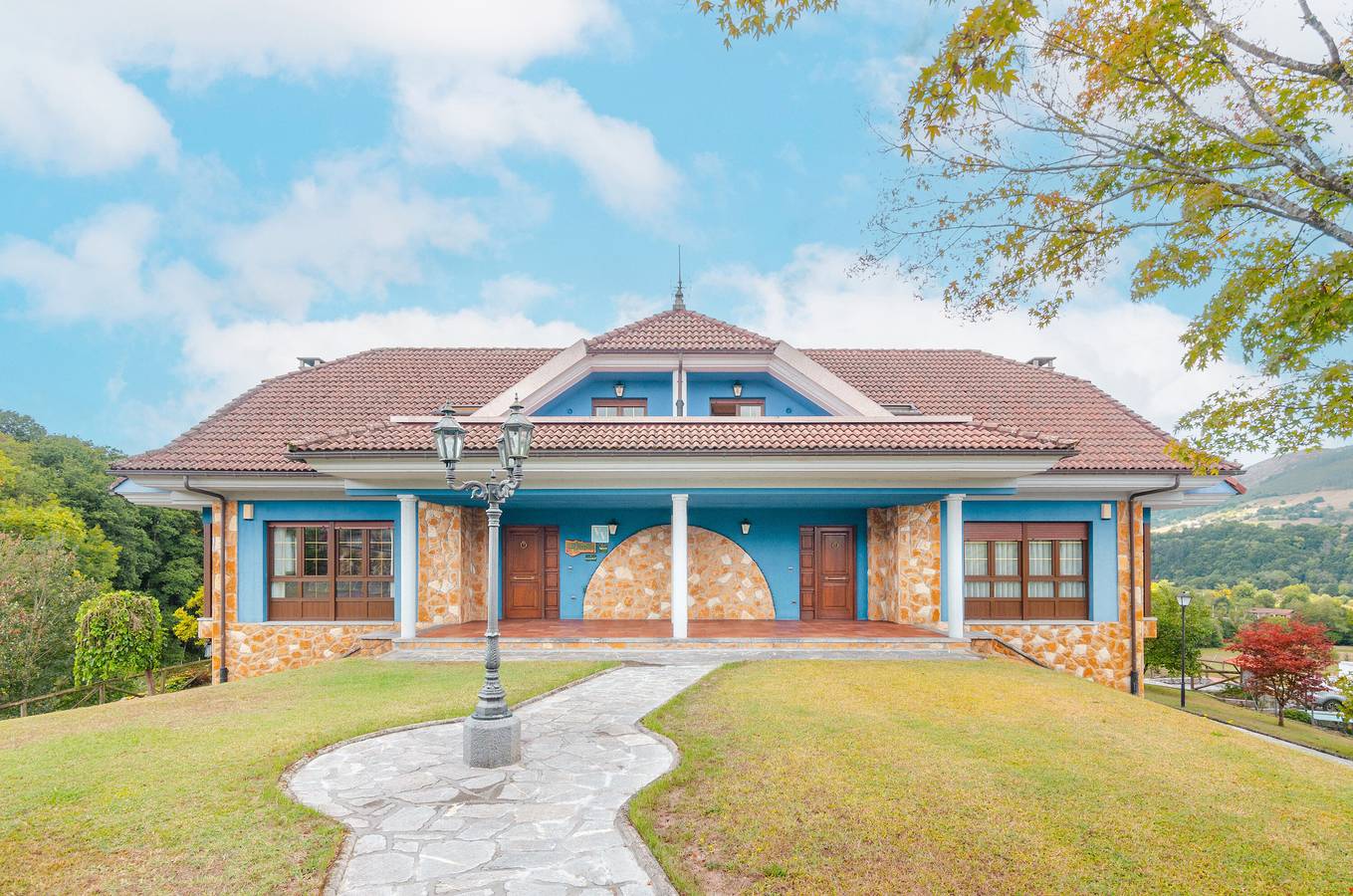Casa de vacaciones 'El Pongallin' con vistas al lago, terraza privada y Wi-Fi in Sevares, Piloña