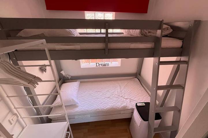 Location de vacances pour 6 personnes, avec piscine et terrasse, animaux acceptés dans Plage d'Agosta - 4