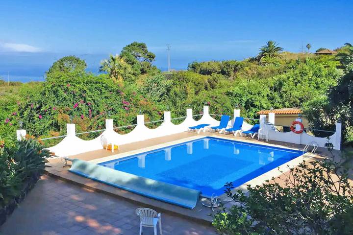 Chalet para 8 personas, con Balcón además de Terraza y Jardín en La Palma