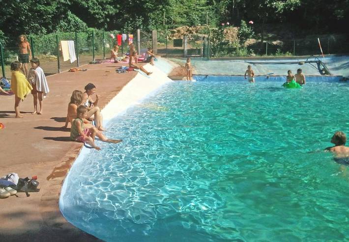 Location de vacances pour 4 personnes, avec Terrasse et Jardin ainsi que Piscine et Vue à Escaro