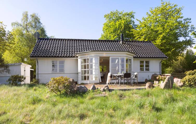 Ferienhaus für 4 Personen, mit Terrasse und Whirlpool in Orø