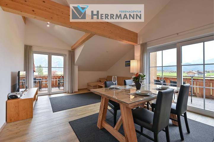 Ferienwohnung für 4 Personen, mit Balkon und Sauna sowie Ausblick in Brunnen (Schwangau), Schwangau