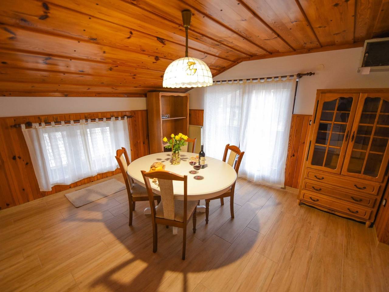Cozy Luxe Holiday Home with Natural Thermal Bath - Seven Bedroom Holiday Home in Rann (disambigua), Oltresava Inferiore