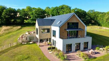 Location de vacances pour 2 personnes, avec jardin ainsi que vue et terrasse à Le Bô