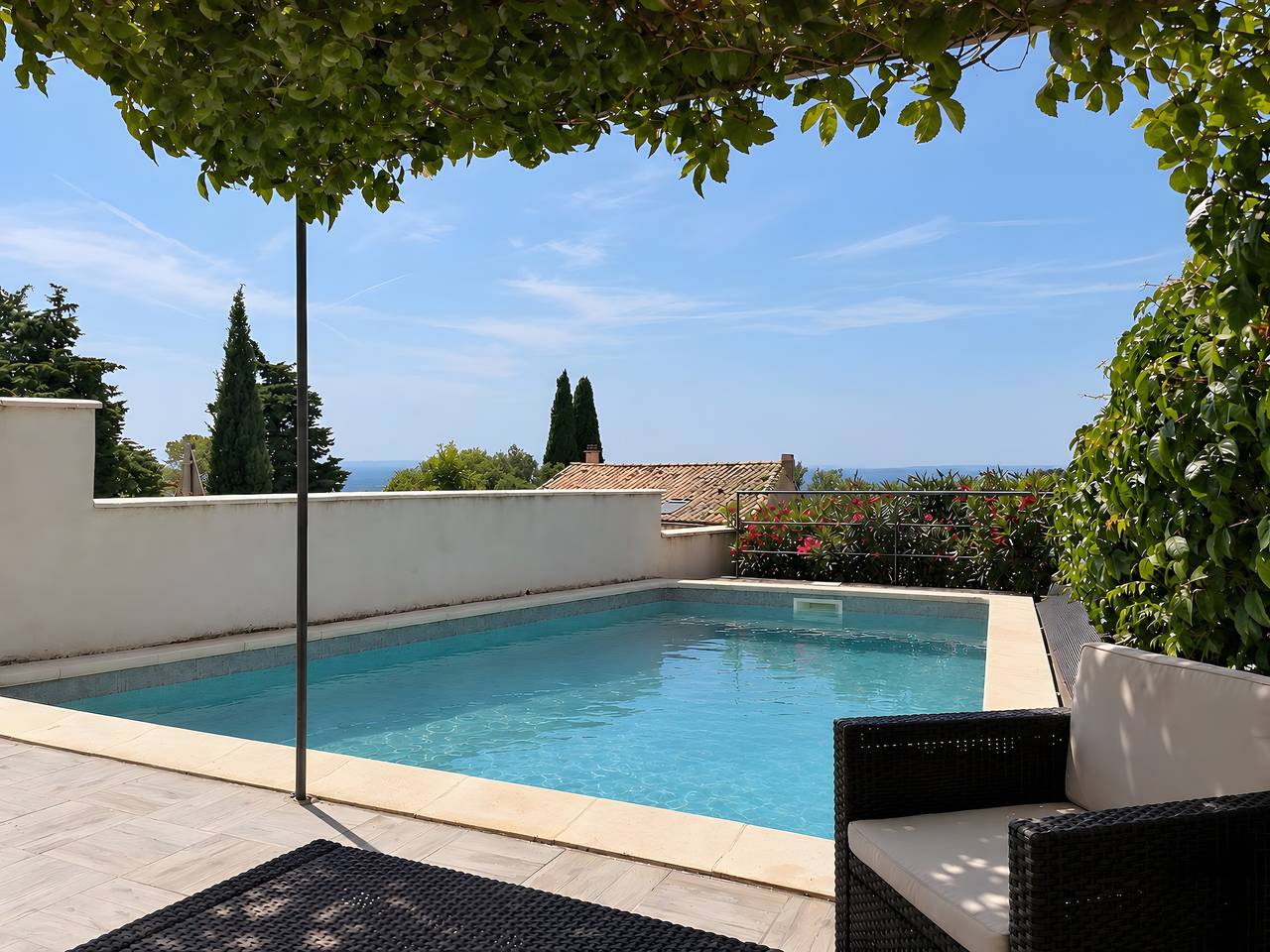 Gîte 'La Maison D'Yvette - L'authenticité' avec vue sur la montagne, Wi-Fi et climatisation in Le Barroux, Parc naturel régional du Mont-Ventoux