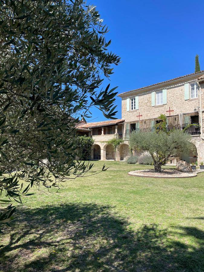 Location de vacances pour 10 personnes, avec jardin ainsi que vue et piscine à Saint-Jean-de-Maruéjols-et-Avéjan - 3