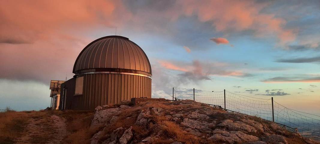 Location de vacances pour 4 personnes, avec jardin ainsi que terrasse et vue, animaux acceptés à Blieux