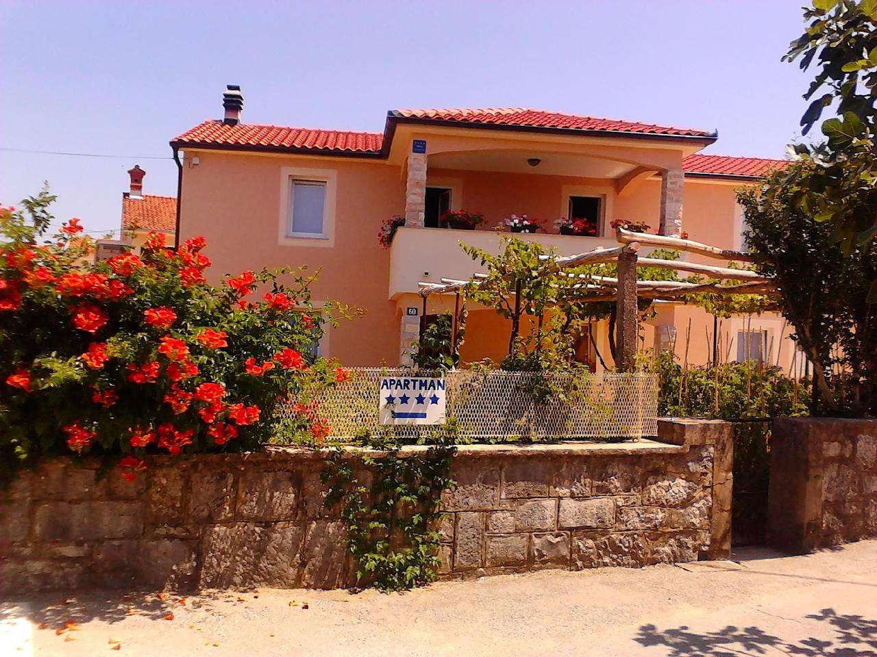 Entire holiday apartment, Holiday Apartment in Gabonjin with Free Parking in Krk